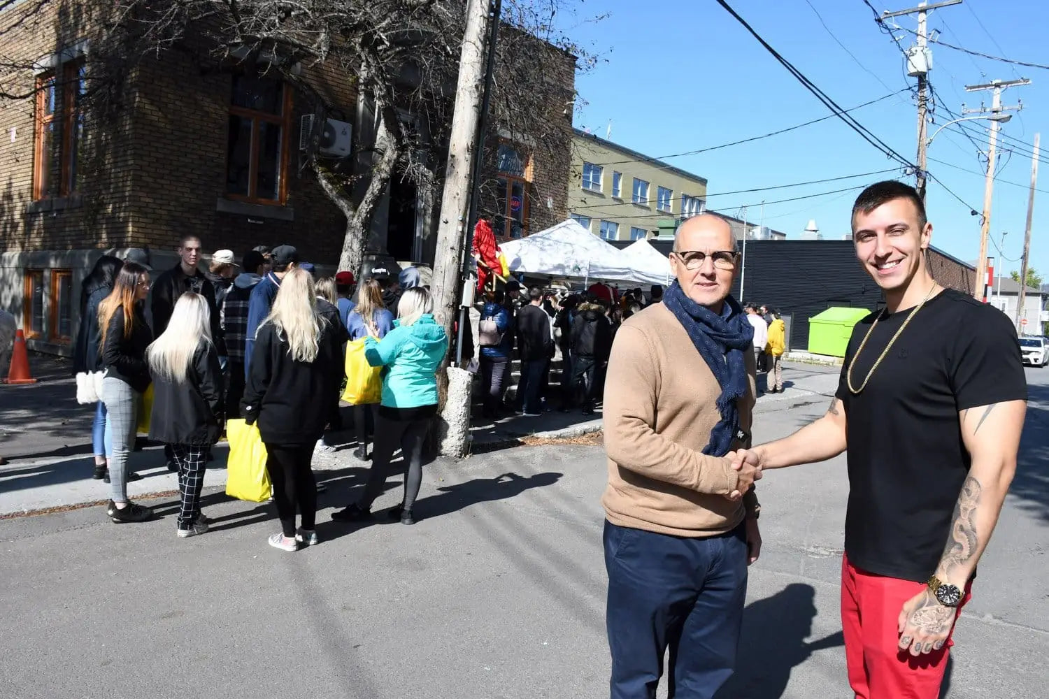 15 000 $ de vêtements vendus en 120 minutes!