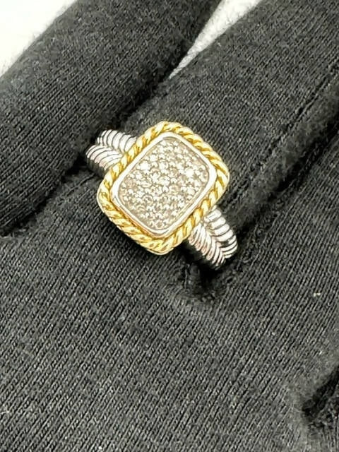C.B.E. INC | RINGS DIAMOND PAVÉ RING WITH TWISTED BAND