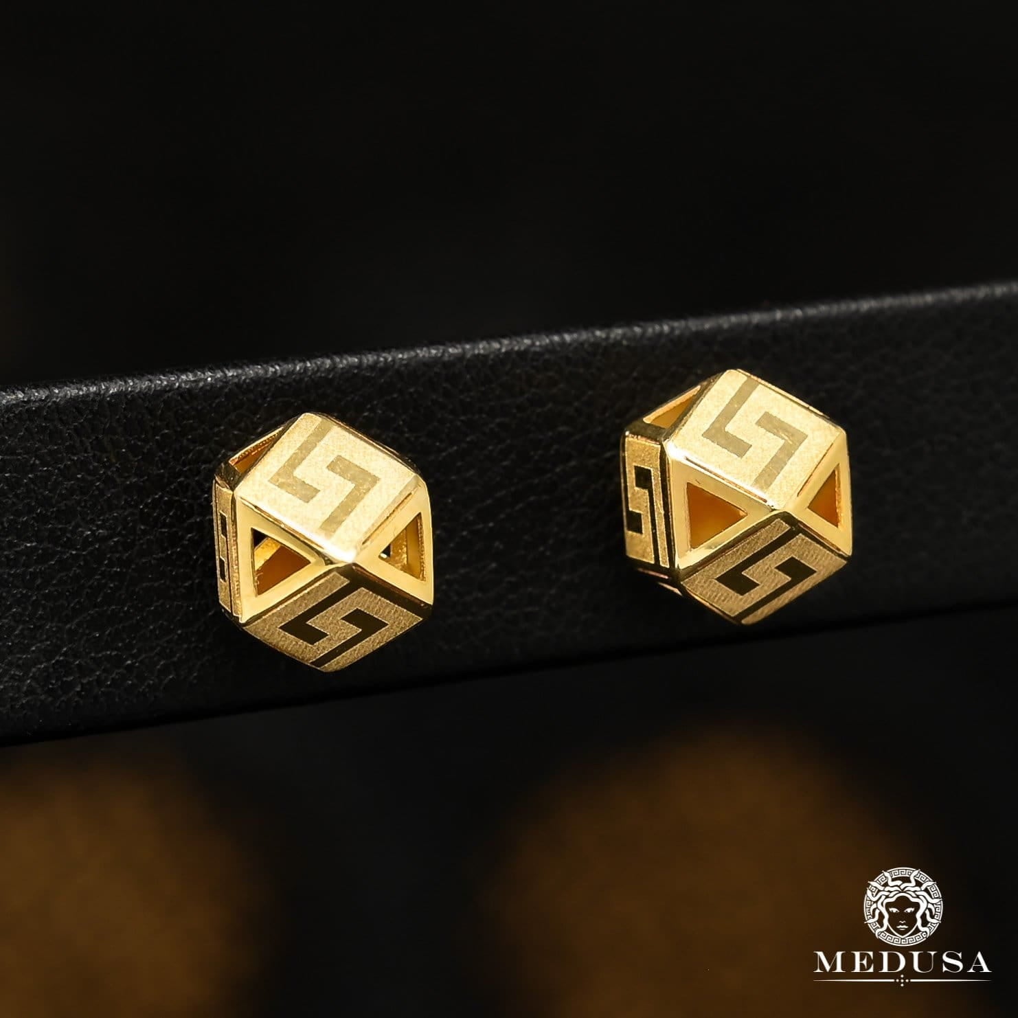 Studs H7