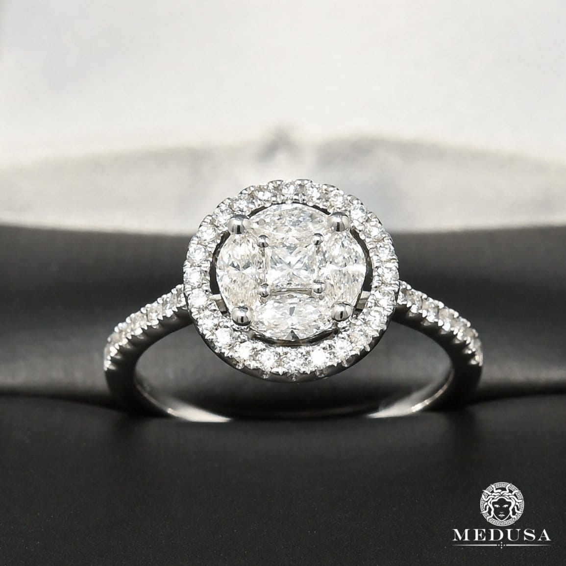 18K Gold Diamond Ring | Trinity Engagement Ring D7 - Solitaire Ring 81PT Oval Cut White Gold